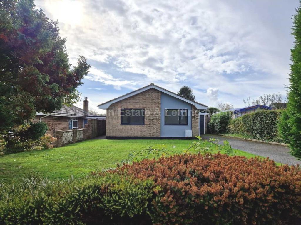 Lytchett Matravers, Poole, Dorset 2 bed bungalow to rent £1,395 pcm