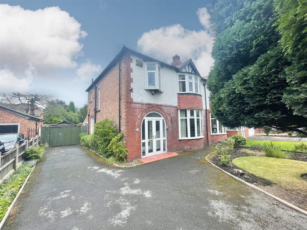 Altrincham Road, Gatley 3 bed semidetached house for sale £500,000