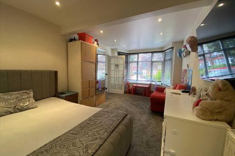 4 bedroom semi-detached house for sale, Wetheral Drive, Stanmore