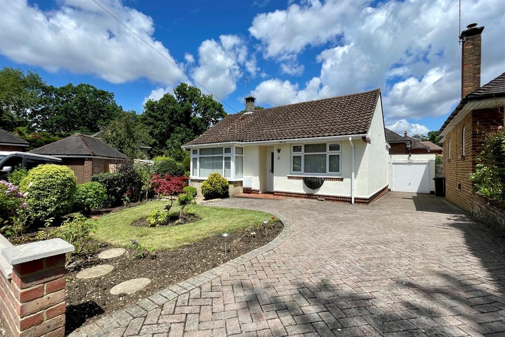 Chandlers Ford 2 bed detached bungalow for sale £450,000