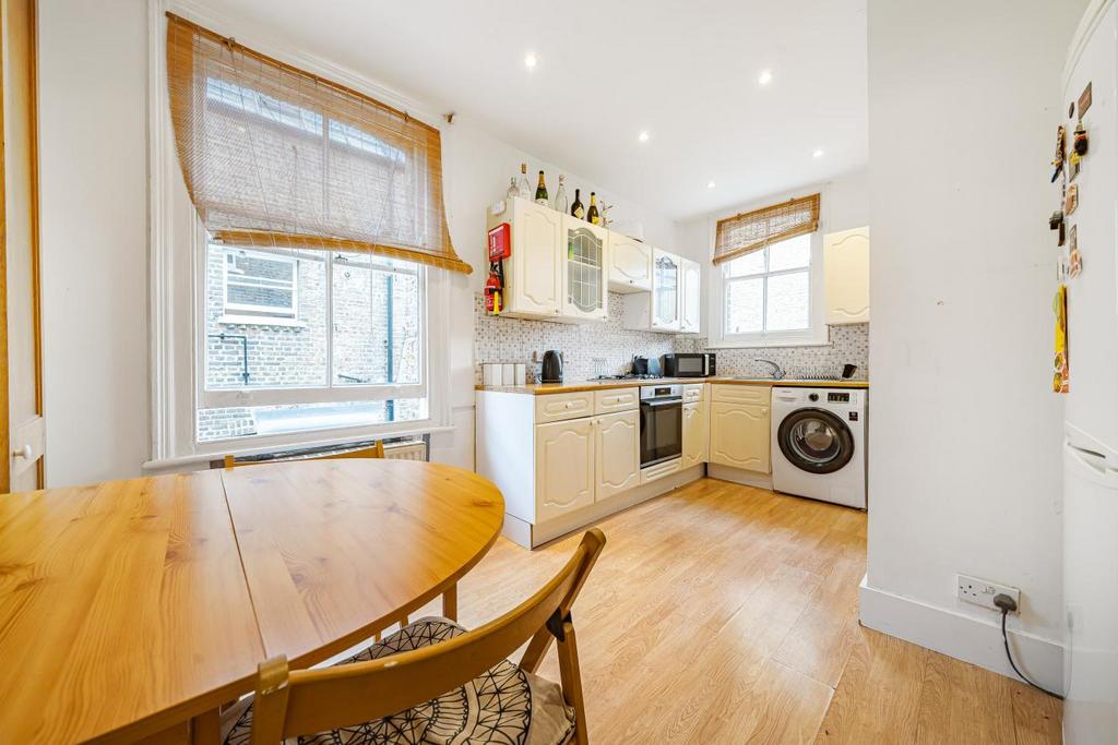 Hosack Road, Balham 3 bed flat £630,000