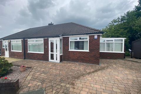 15 Ainsdale Crescent, Royton, Oldham, OL2 6AX