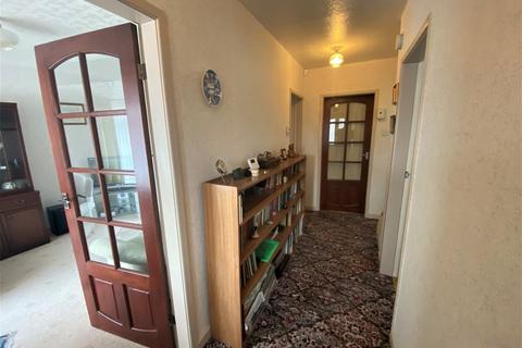 15 Ainsdale Crescent, Royton, Oldham, OL2 6AX