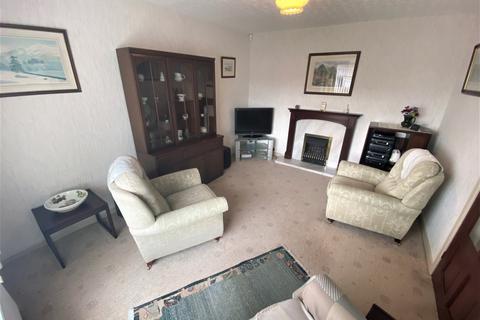 15 Ainsdale Crescent, Royton, Oldham, OL2 6AX