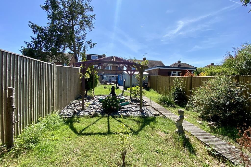 Hailsham Road, Polegate, East Sussex, BN26 3 bed semidetached house