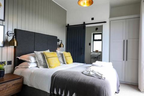 4 bedroom lodge for sale, Retallack Resort and Spa