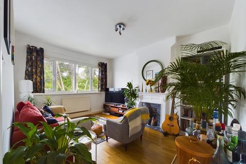 94 Marvels Lane, London, SE12 9PG