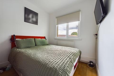 94 Marvels Lane, London, SE12 9PG