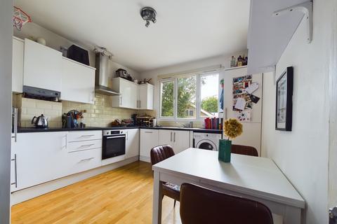 94 Marvels Lane, London, SE12 9PG