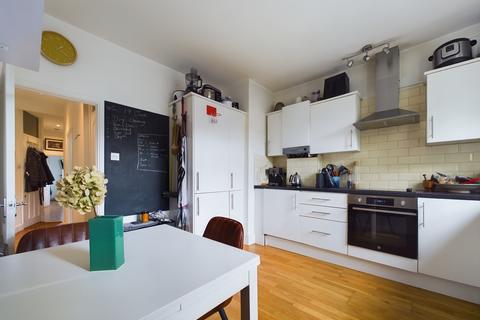 94 Marvels Lane, London, SE12 9PG