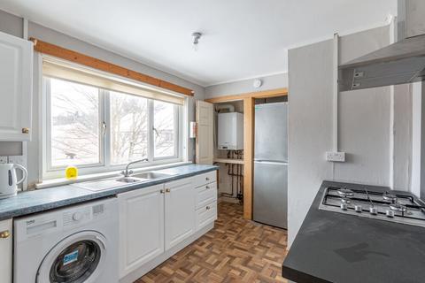 4 bedroom flat to rent, 2350L – Alan Breck Gardens, Edinburgh, EH4 7HU
