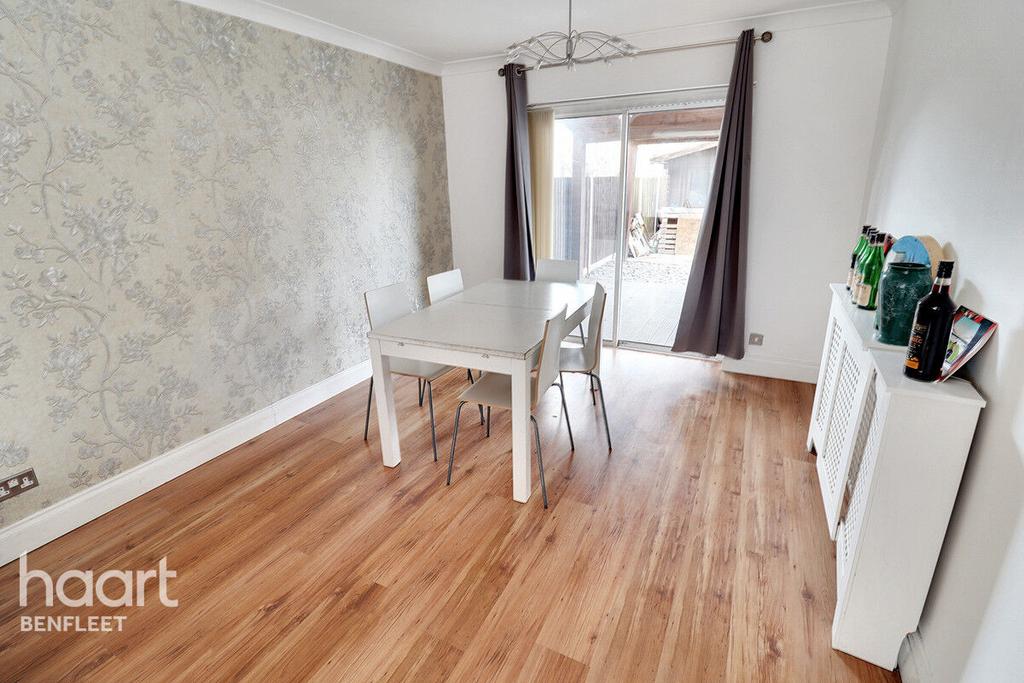 Furtherwick Road, Canvey Island 3 bed semidetached house for sale £