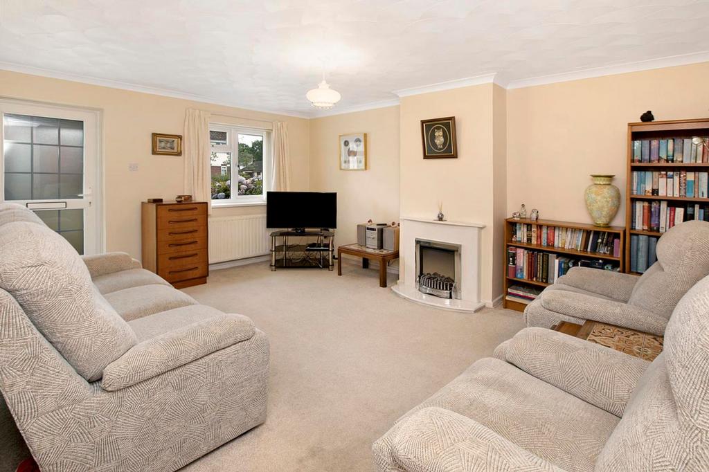 Kiln Close, Bovey Tracey, TQ13 3 bed semidetached house £315,000