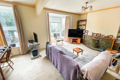 6 Bryn Mair, Tywyn, LL36 9AG