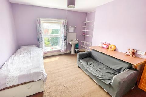 6 Bryn Mair, Tywyn, LL36 9AG