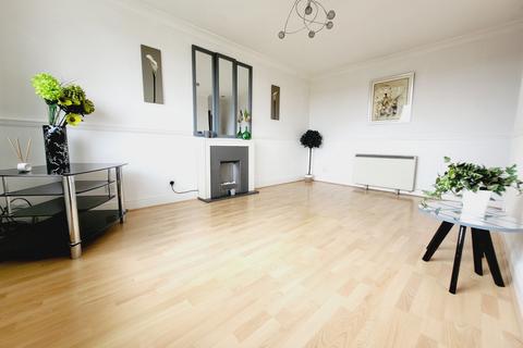 2 bedroom flat for sale - Canterbury Way, Fellgate, Jarrow, Tyne and Wear, NE32 4TD
