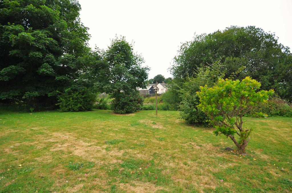Creebridge, Minnigaff / Newton Stewart DG8 3 bed detached bungalow for sale £230,000