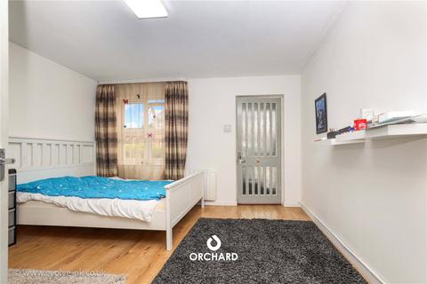 47 Clarkes Drive, Uxbridge, UB8 3UJ