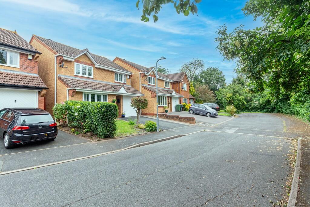 Cirencester Close, Parklands, B60 2RE 4 bed detached house for sale £