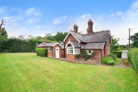 2 bedroom bungalow for sale, Newchapel, Lingfield, Surrey, RH7