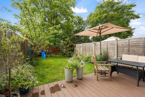 20 Glenfarg Road, London, SE6 1XH