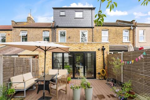 20 Glenfarg Road, London, SE6 1XH