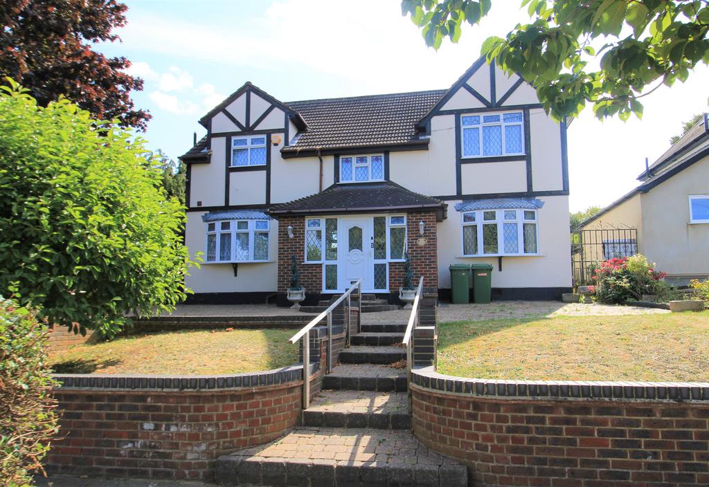 Mill Park Avenue, Hornchurch RM12 3 bed detached house for sale £