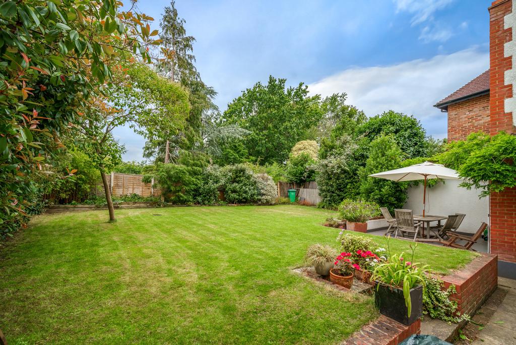 Twickenham Road, Teddington, TW11 6 bed semidetached house for sale