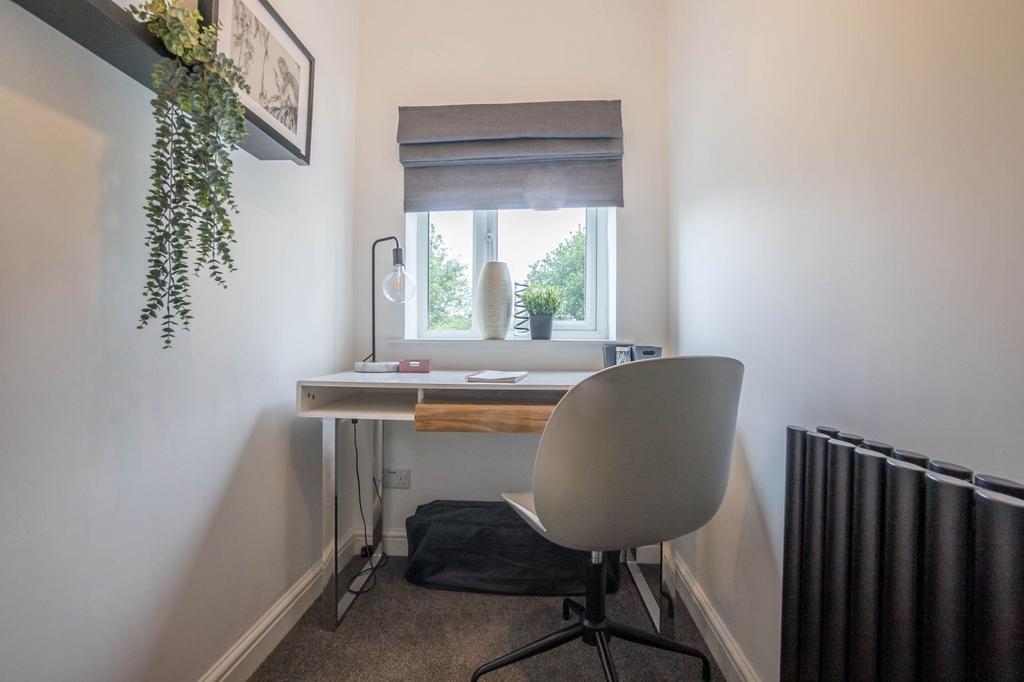 Bedroom/study