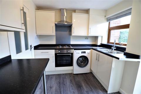 3 bedroom townhouse to rent, Dart Place, Newcastle-under-Lyme, ST5