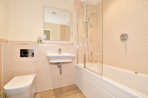 33 Bricklayer Lane, Faygate, Horsham, RH12 0AA