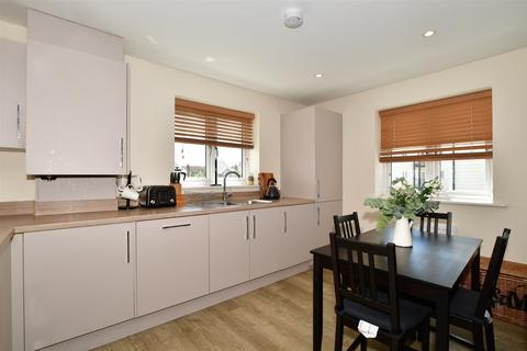 33 Bricklayer Lane, Faygate, Horsham, RH12 0AA