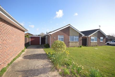 2 bedroom detached bungalow to rent, Denny's Close, Selsey, PO20