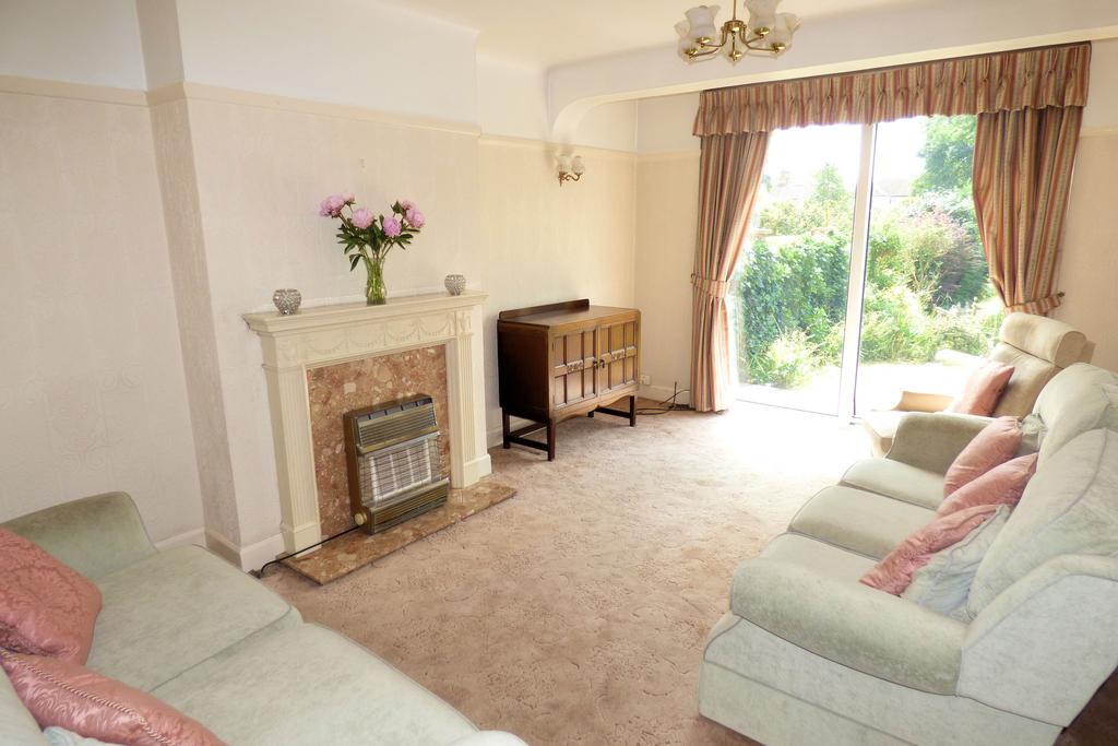 Park Drive, Upminster RM14 4 bed semidetached house for sale £840,000