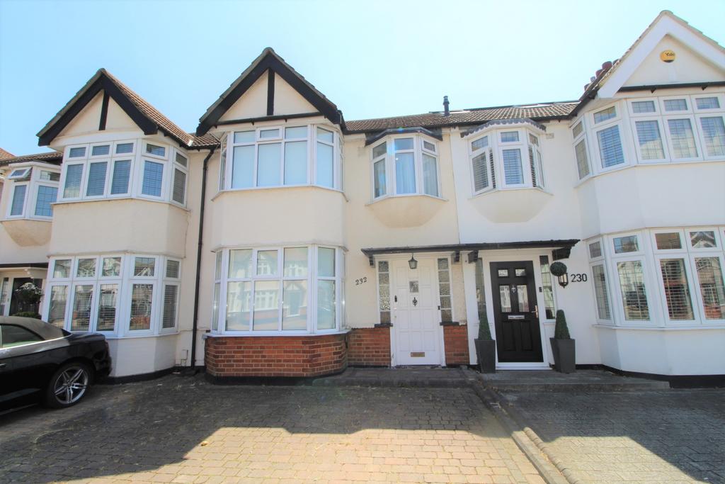 Carlton Road, Gidea Park, Essex, RM2 3 bed terraced house to rent £