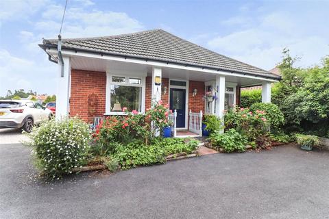 Neston Dobles Lane, Holsworthy, EX22 6HN