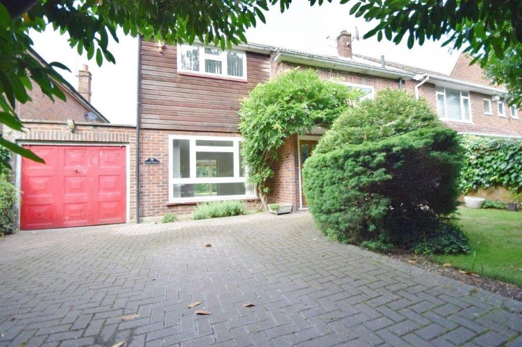 Upton Park, Slough, Berkshire, SL1 3 bed detached house for sale £650,000