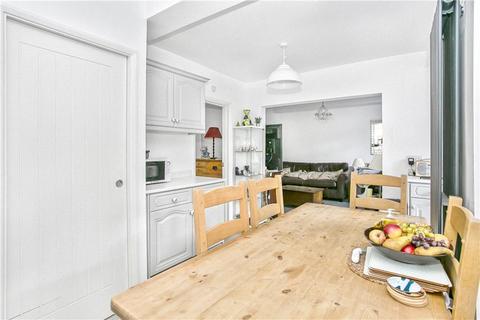 31 Bridge Way, Twickenham, TW2 7JL