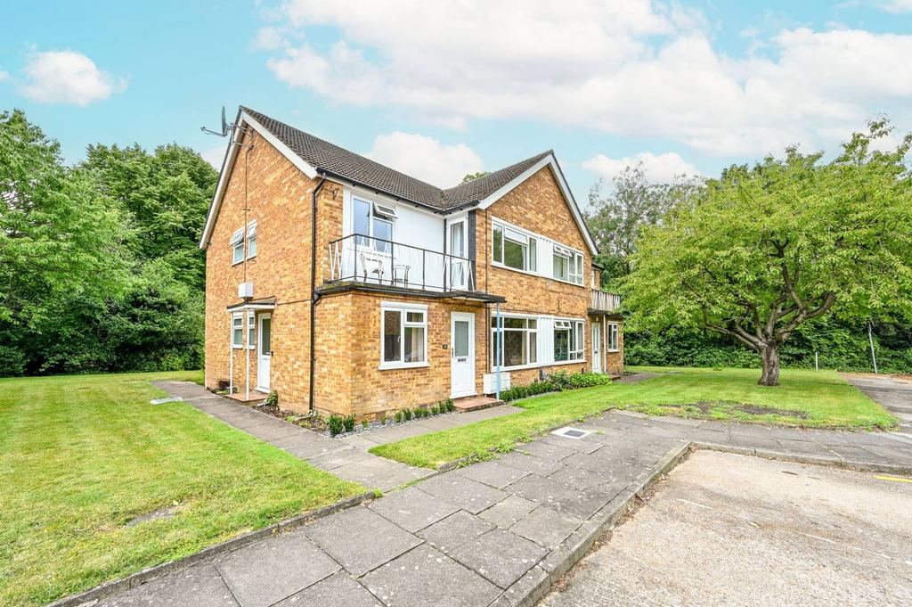 Oak Hill, Surbiton, KT6 2 bed for sale £400,000