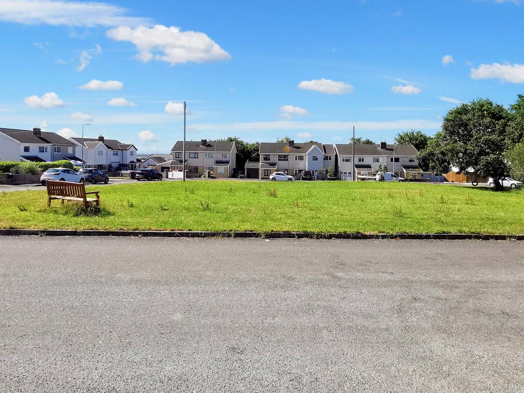 Green Meadow, Cefn Cribwr CF32 3 bed detached bungalow for sale £275,000