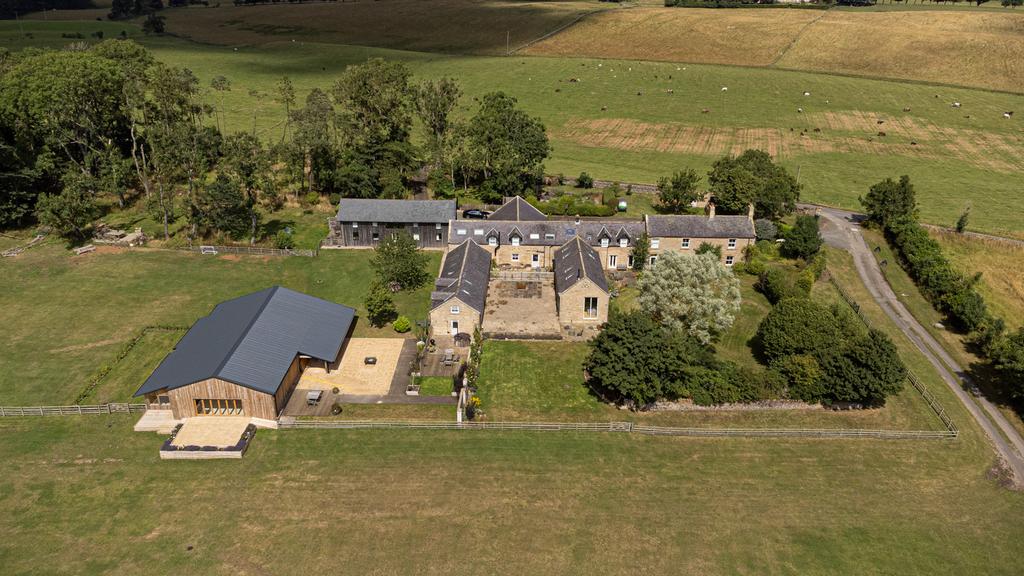 Rose's Bower, Great Whittington, Northumberland NE19 5 bed country