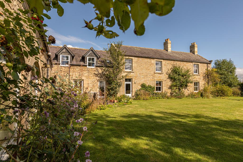 Rose's Bower, Great Whittington, Northumberland NE19 5 bed country