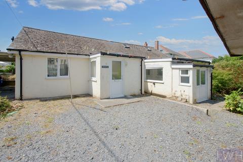 2 bedroom bungalow for sale, Queensway, Manor Avenue, Pwllheli