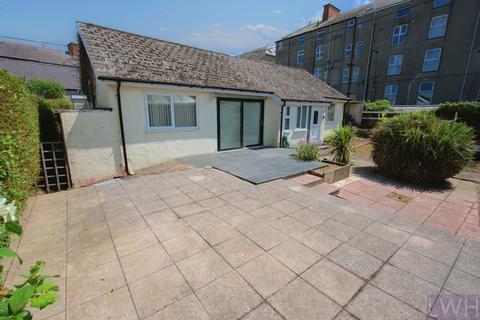 2 bedroom bungalow for sale, Queensway, Manor Avenue, Pwllheli