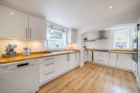 3 bedroom detached house for sale, New Farm Road, Alresford, Hampshire, SO24