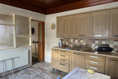 5 Heol Twrch, Lower Cwmtwrch, Swansea, SA9 2TD
