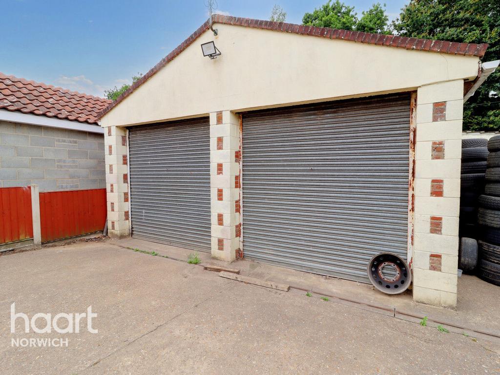 Nash Road, Felthorpe 3 bed semidetached house for sale £280,000