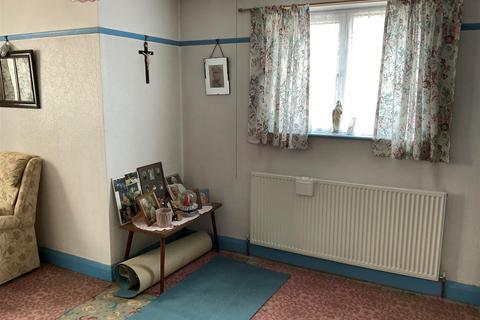 70 Ingrebourne Road, Rainham, RM13 9AL