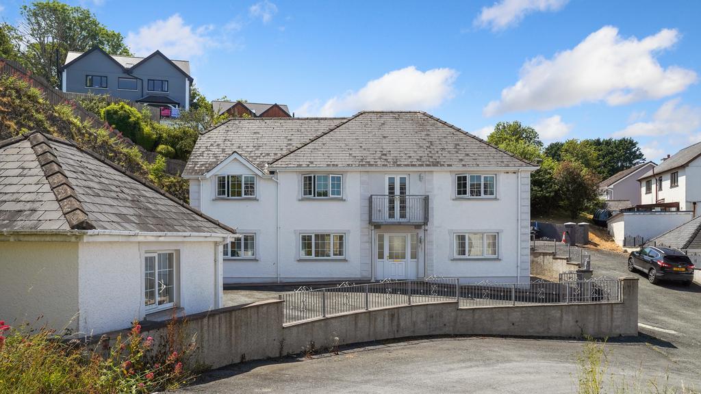 Pell Orwel, Towyn Road, New Quay 5 bed detached house for sale £575,000
