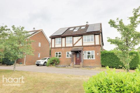6 bedroom detached house for sale - The Hedgerow, Maidstone